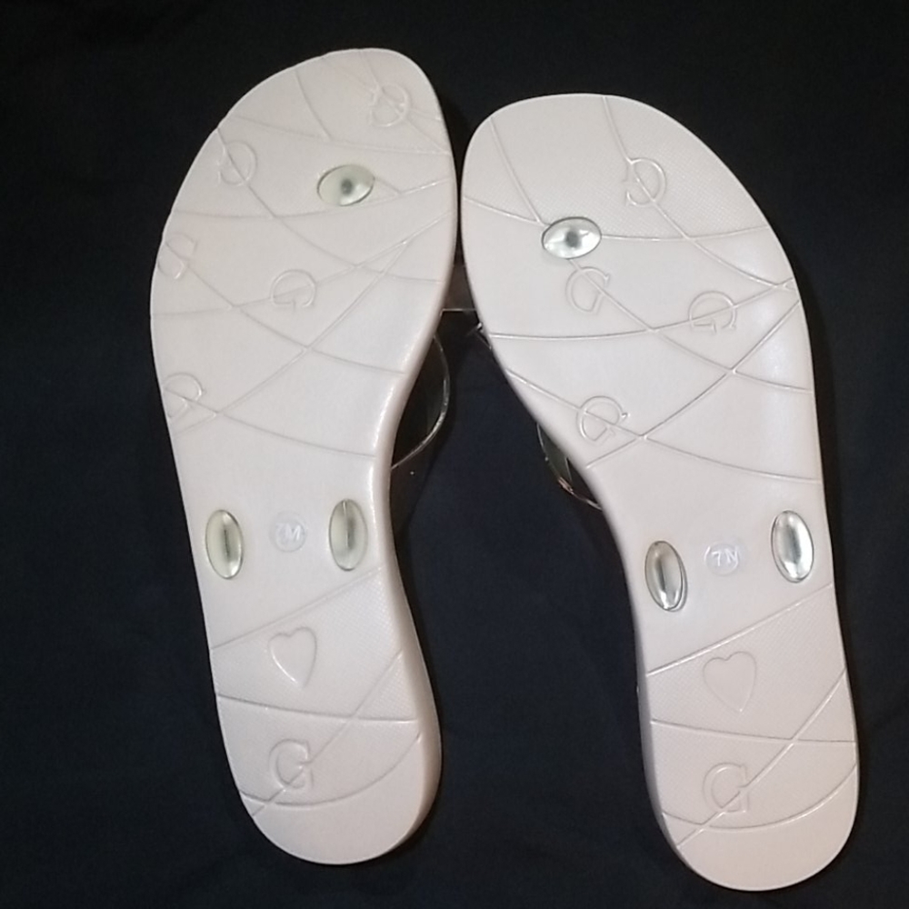 GUESS Sandals 7M - Picture 2 of 2